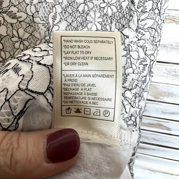 Cupcakes & CASHMERE Women's M Basewood Lace Bell Sleeve Blouse Top Black White - Picture 7 of 16